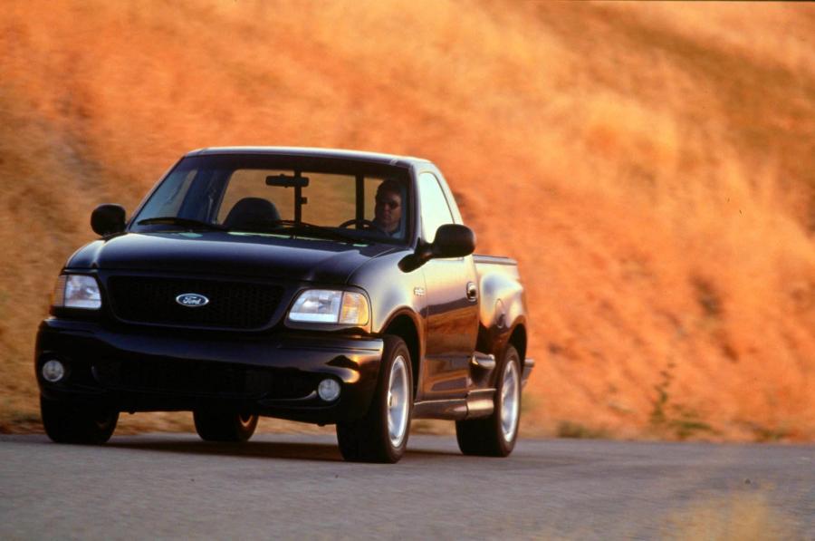  Ford F-150 SVT Lightning 2001 года  (фото 15 из 33)